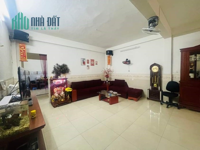 Ngang 6.3x15.5, nở hậu L8.2m. Tổng 114m2. 3 Tầng. Giá 12.5 tỷ tl