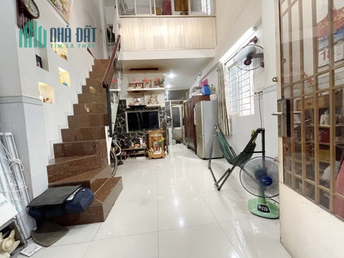 Nhà căn góc hẻm 157 Dương Bá Trạc P1Q8. Trệt,lửng. Giá 2,85 tỷ TL