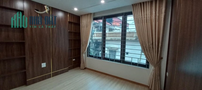 Bán nhà 141m2 phố Âu Cơ, Tây Hồ Gara Ô tô Tránh Thang máy 16.8 Tỷ