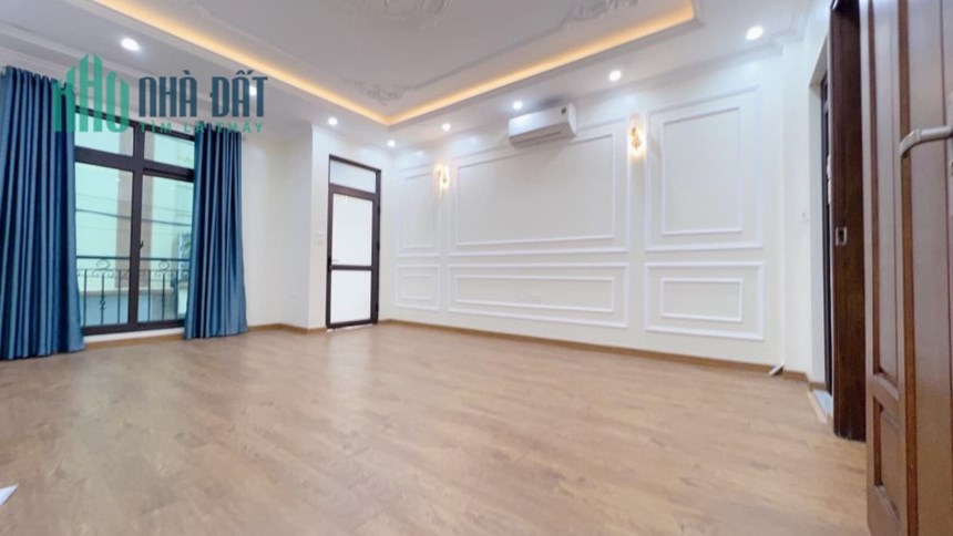 Bán Nhà 55m 5,x tỷ rẻ nhất Phố Trần Quốc Hoàn, Cầu giấy, Hà Nội Ô tô, Kinh doanh