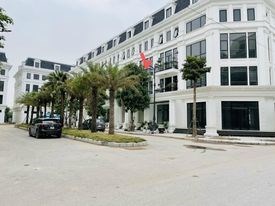 Louis City Hoàng Mai, phố Tân Mai, 100m2, ô tô, vỉa hè, ô chờ thang máy, gần đường 22.5m, kinh