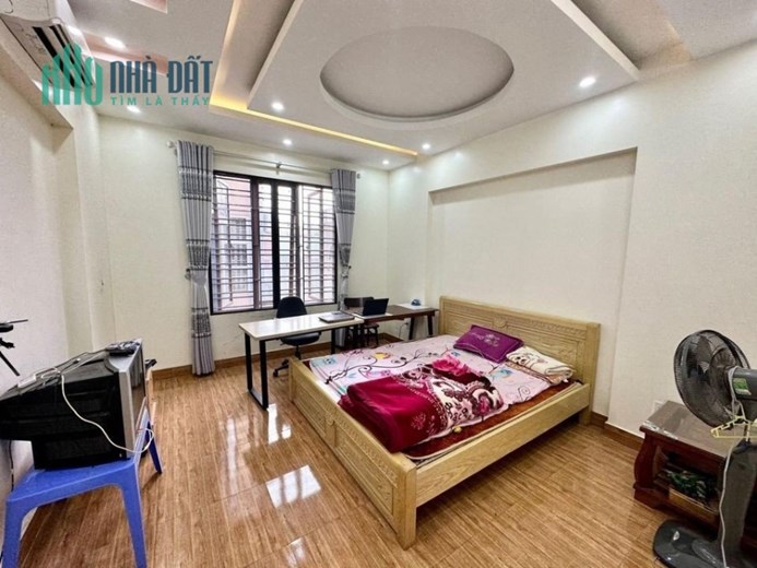 PHÂN LÔ ĐÔNG QUAN CẦU GIẤY 2 TÔ TRÁNH PHỐ HIẾM NHÀ BÁN- GIÁ HƠN 7 TỶ