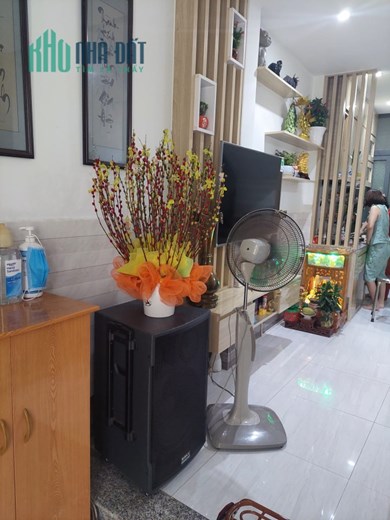 Định cư Bán gấp nhà Quận 10, 65m2, 4 tầng, cho thuê giá cao, chỉ 6 tỷ 900