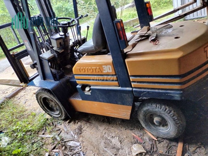 Tôi chính chủ cần bán Xe nâng 3 tấn Xã Phổ Phong, Thị xã Đức Phổ, Quảng Ngãi