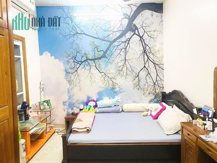 Đội Cấn 28m 5 tầng , chủ để lại toàn bộ nội thất xịn , giá 2.6 tỷ có thương lượng