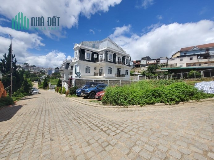 Định cư nước ngoài chủ giảm giá Bán gấp lô đất đẹp 2 mặt tiền đường 3 tháng 4, Đà Lạt 365m2