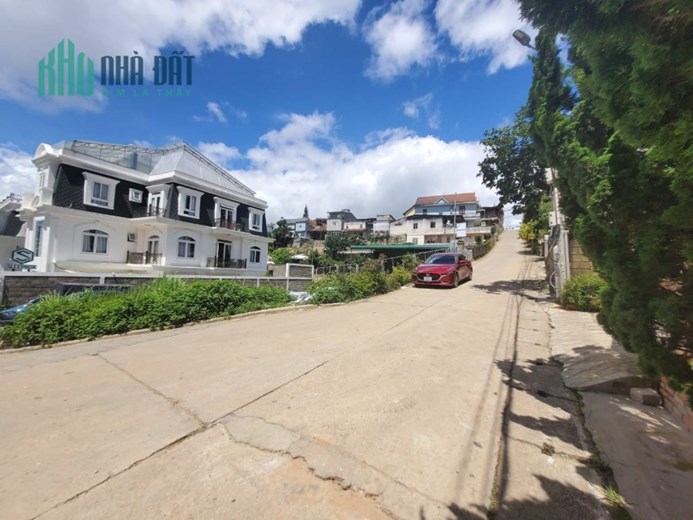 Định cư nước ngoài chủ giảm giá Bán gấp lô đất đẹp 2 mặt tiền đường 3 tháng 4, Đà Lạt 365m2