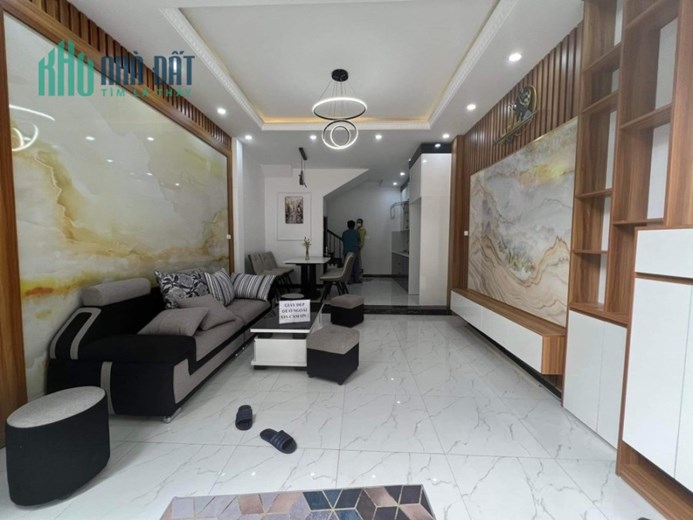Bán Nhà P Bồ Đề, full nội thất xịn xò, ngõ ô tô thông, DT 38m2 x 5T, MT 4.2m, nhỉnh 5 tỷ.