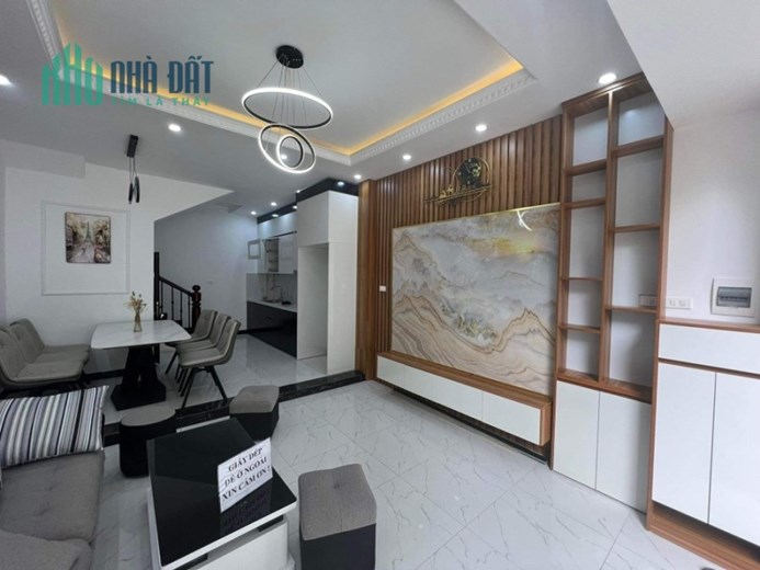 Bán Nhà P Bồ Đề, full nội thất xịn xò, ngõ ô tô thông, DT 38m2 x 5T, MT 4.2m, nhỉnh 5 tỷ.