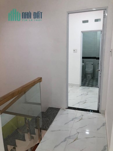 Nhà trung tâm Bình Thạnh, sát hẻm xe hơi 52m2, 2 tầng, nhà mới vào ở ngay, sổ vuông vức.