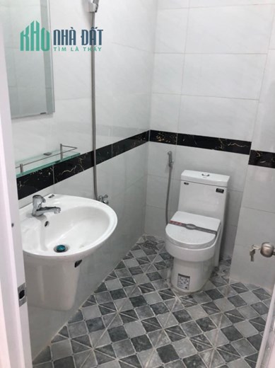 Nhà trung tâm Bình Thạnh, sát hẻm xe hơi 52m2, 2 tầng, nhà mới vào ở ngay, sổ vuông vức.