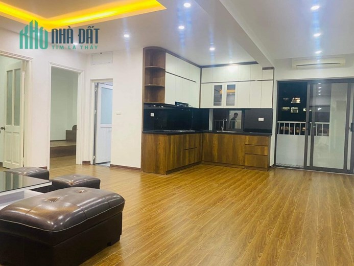 Bán căn chung cư tầng 8 Bán Đảo Linh Đàm giá 2,7 Tỷ