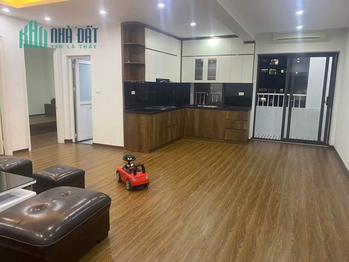 Bán căn chung cư tầng 8 Bán Đảo Linh Đàm giá 2,7 Tỷ