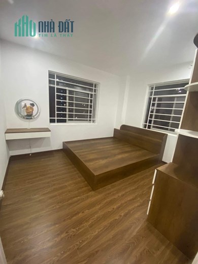 Bán căn chung cư tầng 8 Bán Đảo Linh Đàm giá 2,7 Tỷ