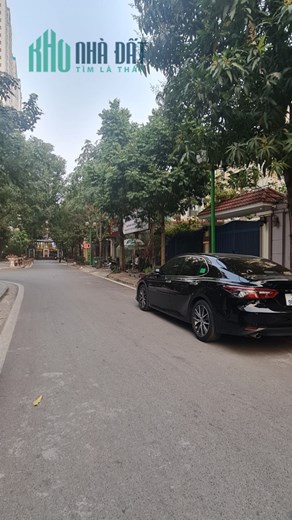Đất hiếm khu Tái Định Cư Tu Hoàng, Từ Liêm, ô tô tránh, vỉa hè, 82m2, giá 7 tỷ