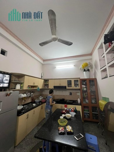 Bán nhà hẻm Thống Nhất, Hẻm 3.5m, 4x14m, 4 tầng BTCT chỉ 4.6 tỷ