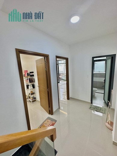 Bán Nhà Âu Cơ,Tân Bình, 4 Tầng, Ngang 5.6m, Hẻm Thẳng Tắp,Nhà Cực Đẹp,