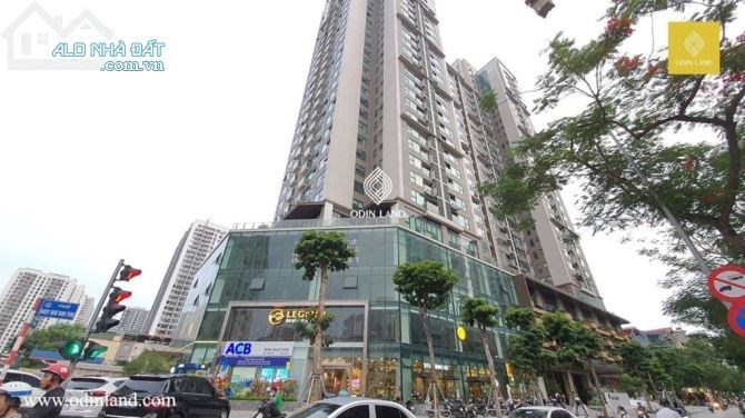 Bán gấp căn 73m2 Tầng 20 The Legend Nguyễn Tuân, Ban Công ĐN, Sẵn Sổ, FULL đồ, Giá 3,9 tỷ