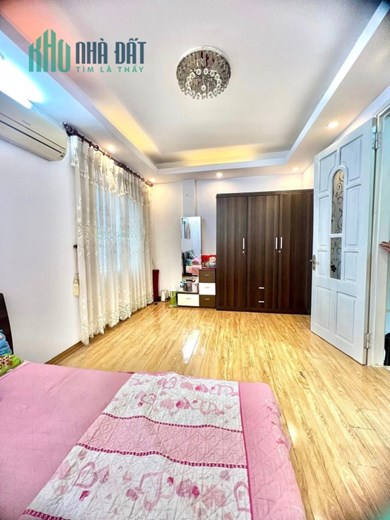 Bán nhà Hoàng Văn Thái 62m x 5T, MT 5,7m, gara ôtô, cách mặt phố 15m