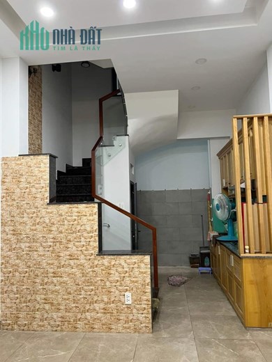 Cho thuê NNC đường Nguyễn Trãi P. Bến Thành Q1. Giá 18 triệu