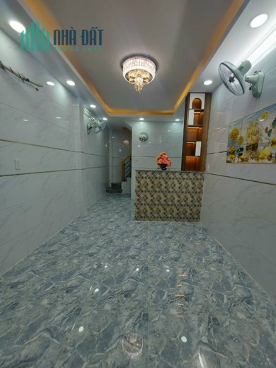 Bán gấp nhà hẻm Lạc Long Quân, P3, Quận 11