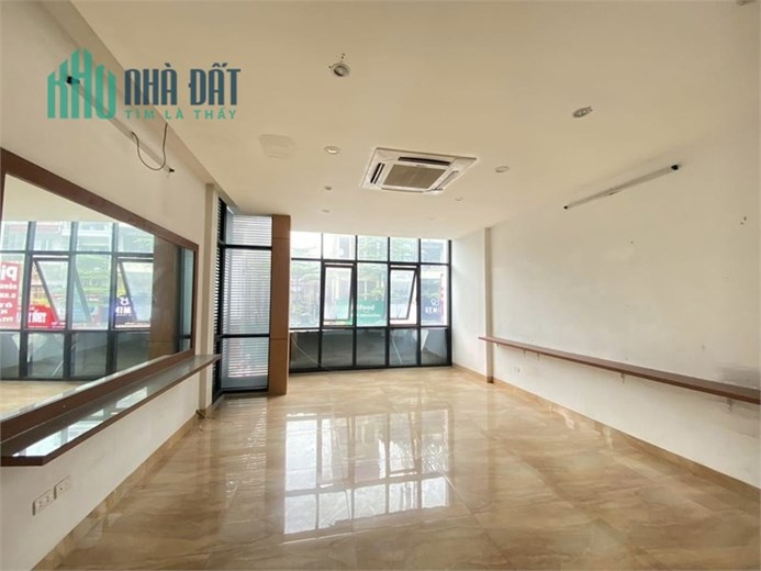 Cho thuê cả nhà mặt phố Nguyễn Lương Bằng, Đống Đa, Hà Nôị 80m2, giá 28 triệu
