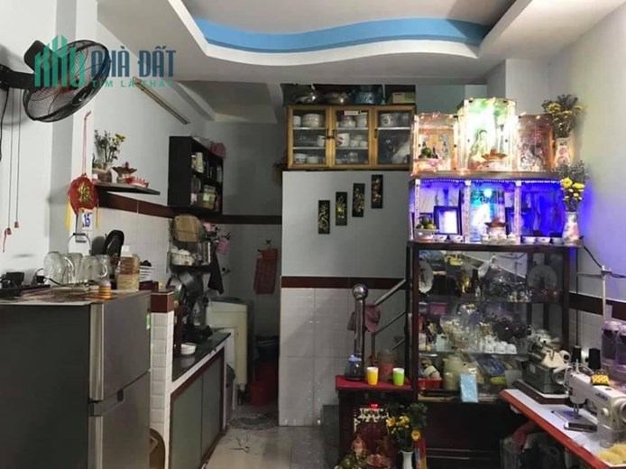 Giảm hơn nữa tỷ còn 1 tỷ 6 nhà Quận 8 ngay Bến Bình Đông 3 tầng 30m2.