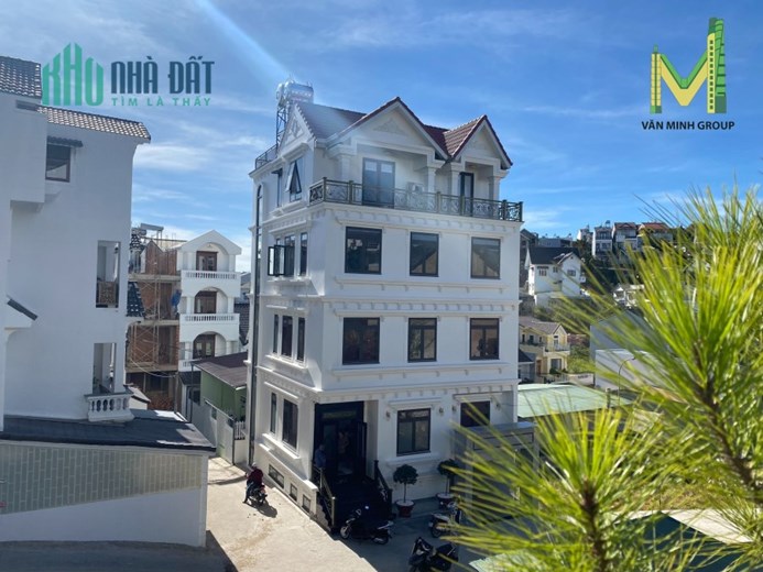 Villa mini mặt tiền Nguyễn An Ninh - Đà Lạt: 8 phòng ngủ, sân rộng, giá chỉ 11,9 tỷ