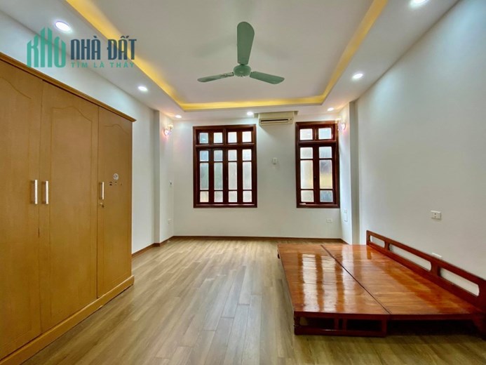 Bán nhà mặt phố Tứ Liên, vỉa hè 5m, nhà đẹp 6 tầng đầy đủ công năng, 21m2, giá 3,9 tỷ