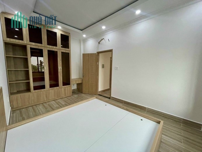 Bán nhà đường Bạch Đằng, phường 24, quận Bình Thạnh, giá  13 tỷ, diện tích  46m2.