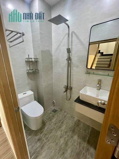 Bán nhà đường Bạch Đằng phường 24, quận Bình Thạnh giá  13 tỷ, diện tích  46m2.