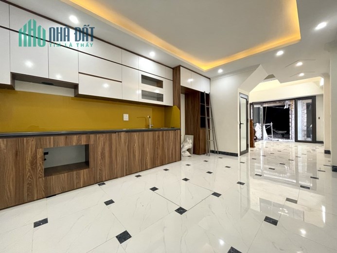 Giám Sốc! Bán nhà 5 tầng, DT 40m,  Vân Canh, Cạnh khu HUD, Đường oto taxi đỗ cửa, Gần Đg Trịnh Văn
