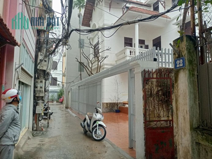 Bán Biệt thự Lạc Long Quân, Tây Hồ. 276m2; MT18; giá 46 tỷ. Phương