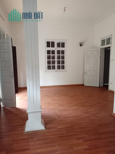 Bán Biệt thự Lạc Long Quân, Tây Hồ. 276m2; MT18; giá 46 tỷ. Phương