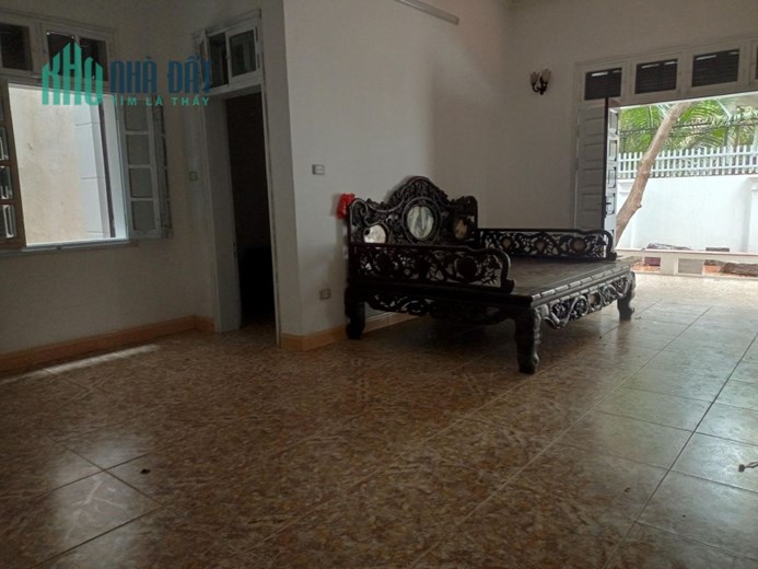 Bán Biệt thự Lạc Long Quân, Tây Hồ. 276m2; MT18; giá 46 tỷ. Phương