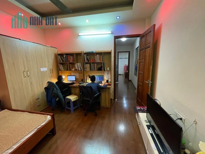 Bán nhà Ngọc Thuỵ, Ngõ oto,  52m x 5T chỉ 4 tỷ 15 có TL