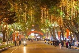 Bán nhà mặt phố Trần Nhân Tông, 26m mặt tiền kinh doanh. LH: Địa Thủy Sư Trần Thọ 0906299843