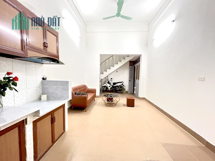 Bán gấp nhà Bạch mai, 30m2, 4T, Ô tô, Nhỉnh 3 tỷ, 0814995566