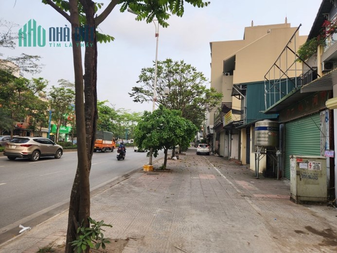 Bán đất mặt ngõ trung tâm Ngọc Thụy, 85m, mt 4m, hơn 6 tỷ, ô tô, kinh doanh.