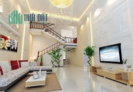 Bán nhà Mặt tiền đường Lương Ngọc Quyến, Quận Hải Châu, Nhà 2 tầng, DT 140 m2, Gần biển Nguyễn Tất