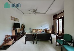 Bán nhà Mặt tiền đường Cầm Bá Thước, Quận Hải Châu, Nhà 4 tầng, DT 118 m2, Gần chợ Nguyễn Tri