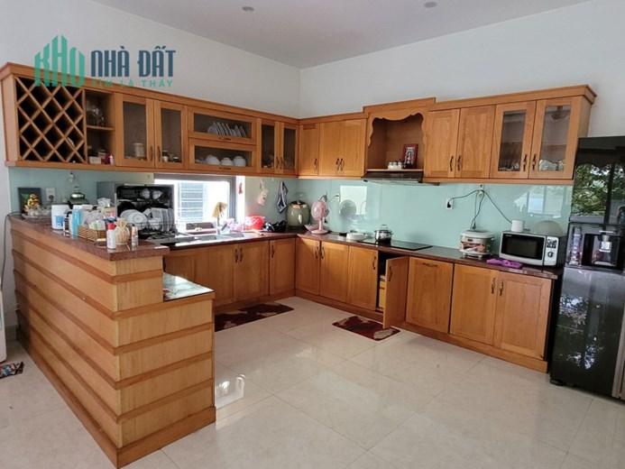 Bán nhà Mặt tiền đường Cầm Bá Thước, Quận Hải Châu, Nhà 4 tầng, DT 118 m2, Gần chợ Nguyễn Tri