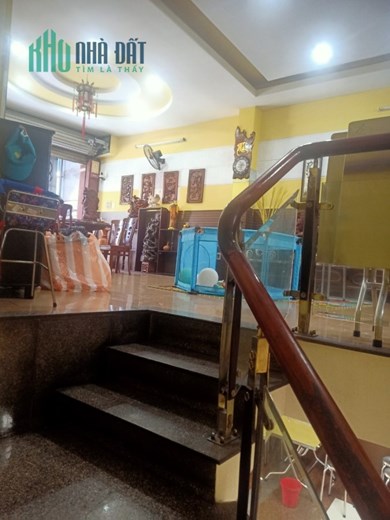 Nhà mặt tiền 4 tầng Hà Huy Tập kinh doanh dòng tiền