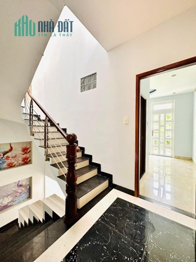 Bán nhà mới 3 tầng đường số 14B, hẻm xe hơi, 102m2 chỉ 6.2 tỷ, cách tân phú 500m.