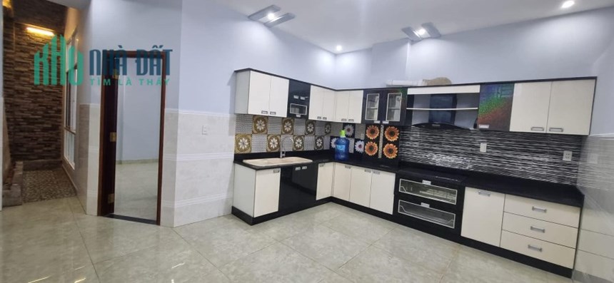 Bán Nhà 3 Tầng Mới, Hơn 100m2, Sát Tân Phú, Ngang Bề Thế 5M, Chỉ Nhỉnh Nhẹ
 6 Tỷ.
