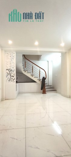 Cực Hiếm! Nhà 29m2 5 tầng giá 2.7 tỷ đồng, sổ đỏ chính chủ