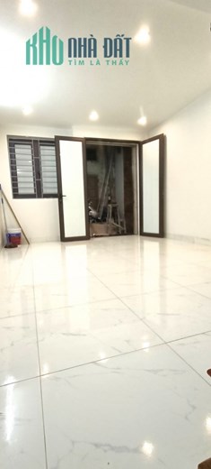 Cực Hiếm! Nhà 29m2 5 tầng giá 2.7 tỷ đồng, sổ đỏ chính chủ