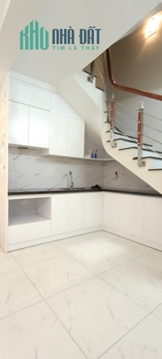 Cực Hiếm! Nhà 29m2 5 tầng giá 2.7 tỷ đồng, sổ đỏ chính chủ