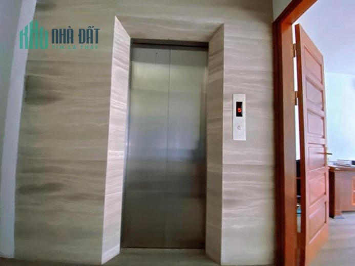 Bán căn hộ dòng tiền Apartment phố Nguyễn Văn Cừ 100m x 7 tầng, dòng tiền 100 tr/th.
