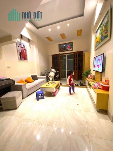 Nhà kim đồng 57m2 ngõ to rộng,oto, giá 5,25 tỷ